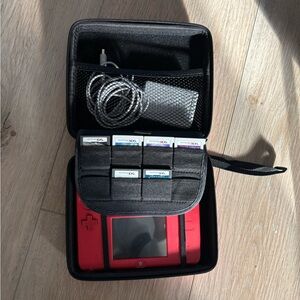 Red Nintendo 2DS + 6 games